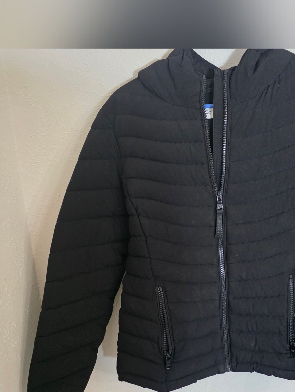 Calvin Klein Women's Medium Black Sorona Aura Lightweight Hooded Puffer Jacket
